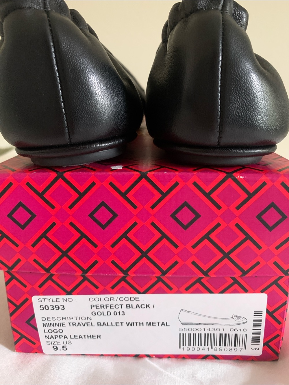 Tory Burch Black Leather Minnie Travel Ballet Flats with Gold Logo s.9.5 - Picture 6 of 8
